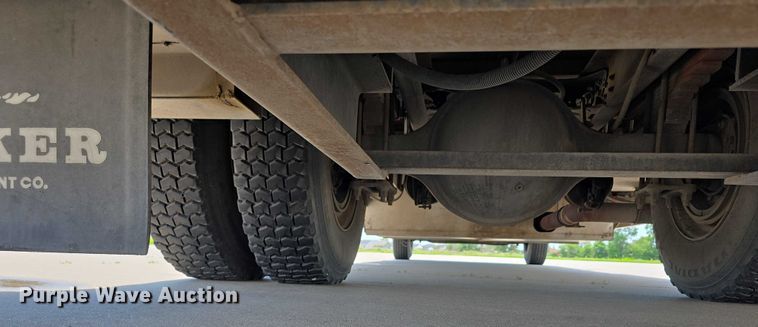 image for item DT6925 1996 Freightliner FL70 Business Class pumper fire truck