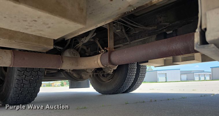 image for item DT6925 1996 Freightliner FL70 Business Class pumper fire truck