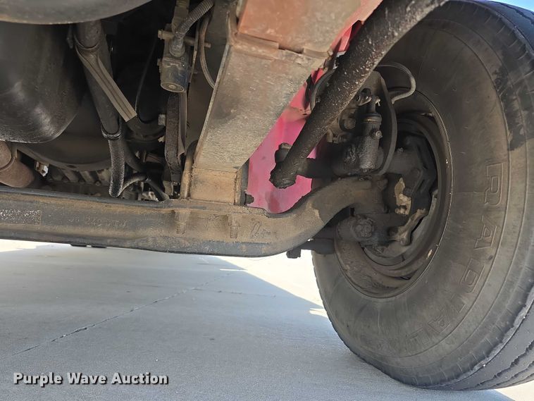 image for item DT6925 1996 Freightliner FL70 Business Class pumper fire truck