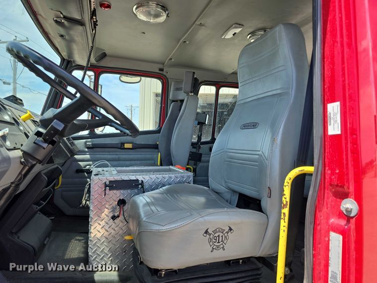 image for item DT6925 1996 Freightliner FL70 Business Class pumper fire truck