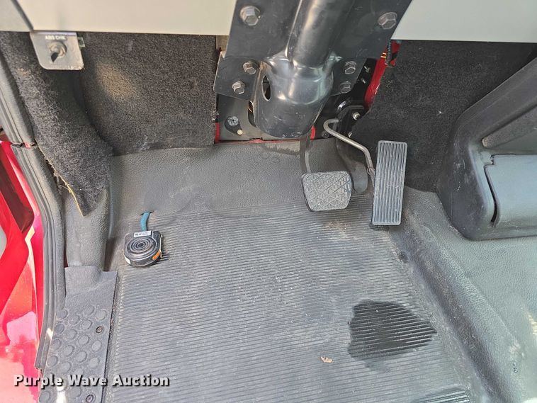 image for item DT6925 1996 Freightliner FL70 Business Class pumper fire truck