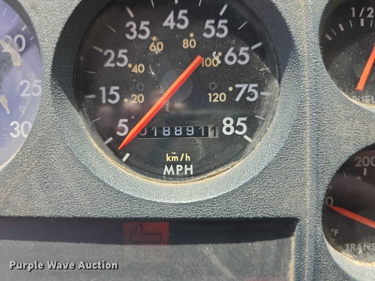 image for item DT6925 1996 Freightliner FL70 Business Class pumper fire truck