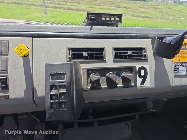 image for item DT6925 1996 Freightliner FL70 Business Class pumper fire truck