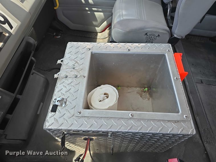 image for item DT6925 1996 Freightliner FL70 Business Class pumper fire truck