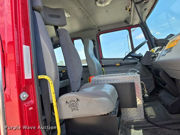 image for item DT6925 1996 Freightliner FL70 Business Class pumper fire truck