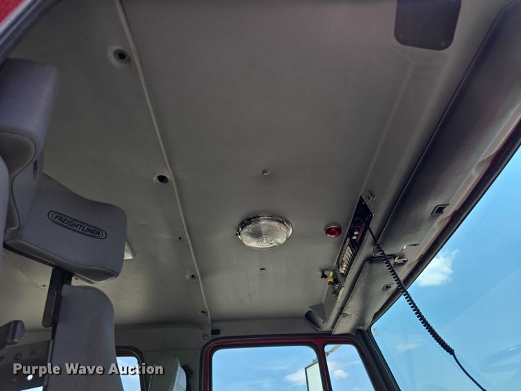 image for item DT6925 1996 Freightliner FL70 Business Class pumper fire truck