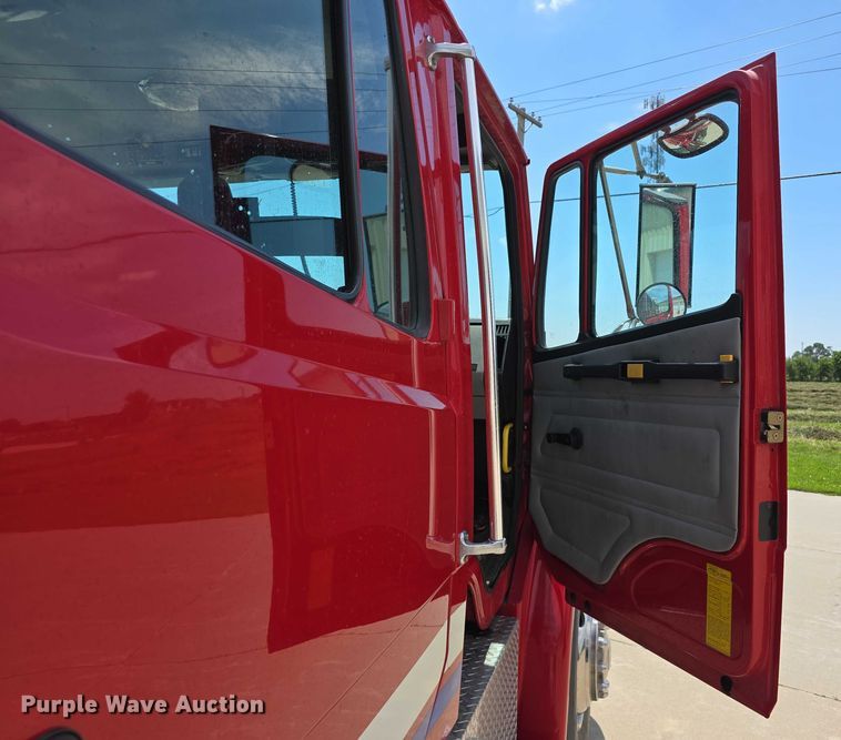 image for item DT6925 1996 Freightliner FL70 Business Class pumper fire truck