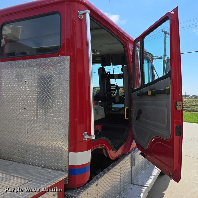 image for item DT6925 1996 Freightliner FL70 Business Class pumper fire truck