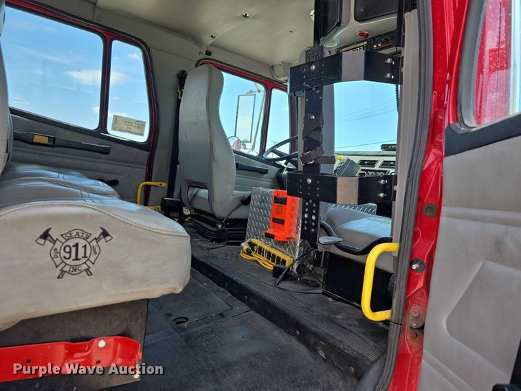 image for item DT6925 1996 Freightliner FL70 Business Class pumper fire truck