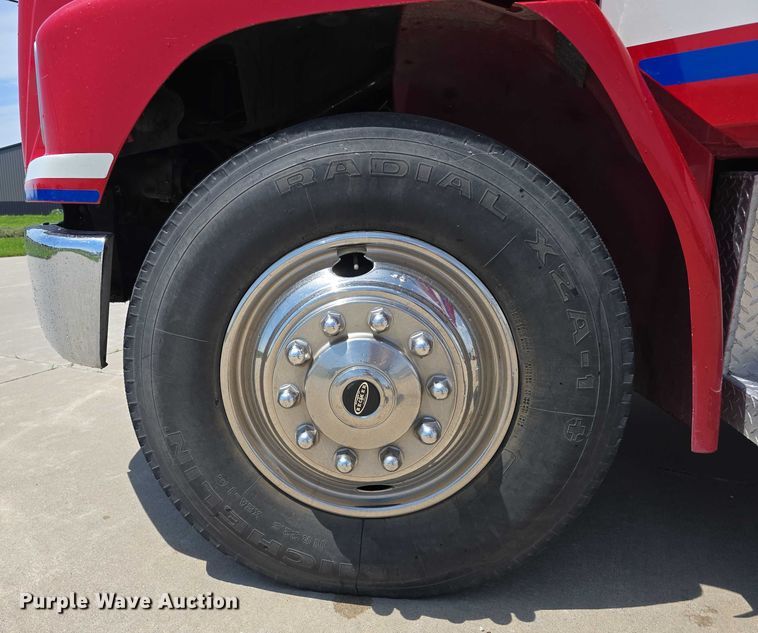 image for item DT6925 1996 Freightliner FL70 Business Class pumper fire truck