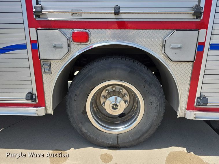 image for item DT6925 1996 Freightliner FL70 Business Class pumper fire truck