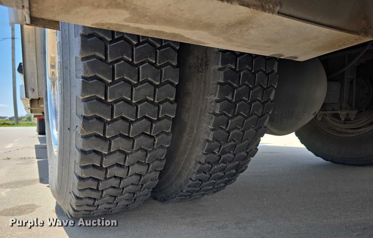 image for item DT6925 1996 Freightliner FL70 Business Class pumper fire truck