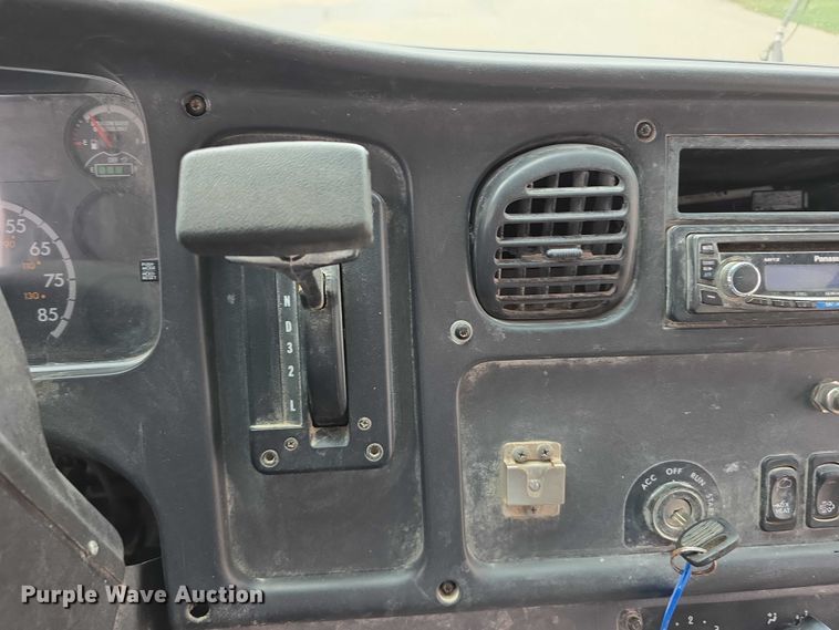 image for item DT6967 2011 Thomas Built Buses Saf-T-Liner school bus