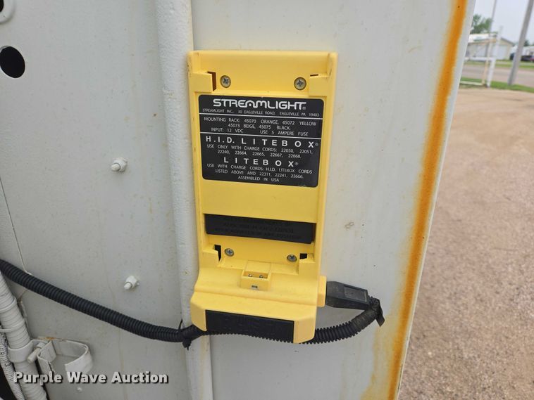 image for item DT7215 1995 Freightliner FL70 bucket truck