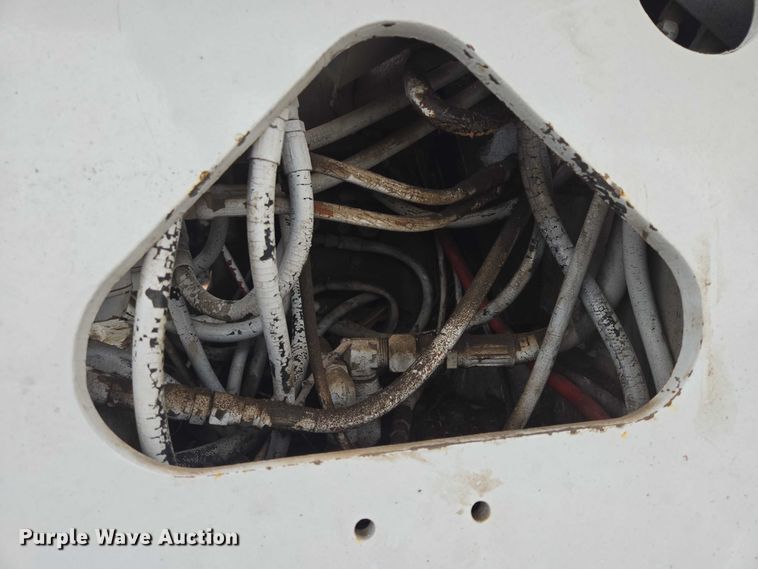 image for item DT7215 1995 Freightliner FL70 bucket truck