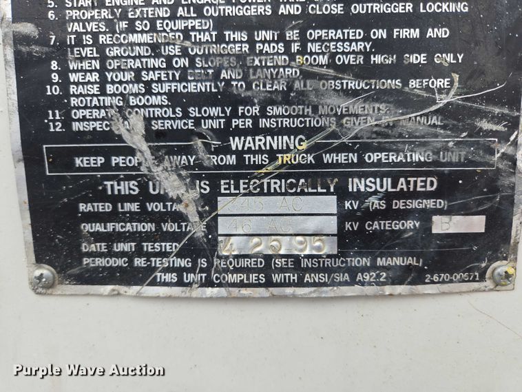 image for item DT7215 1995 Freightliner FL70 bucket truck