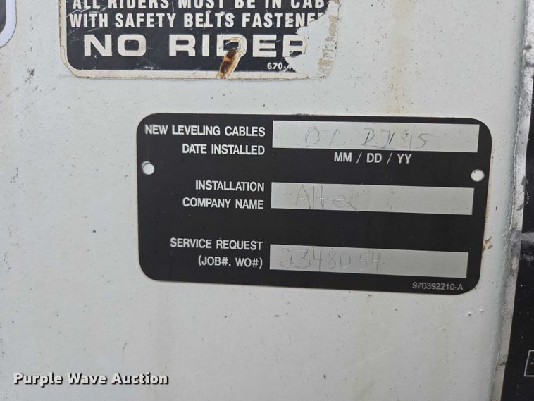 image for item DT7215 1995 Freightliner FL70 bucket truck