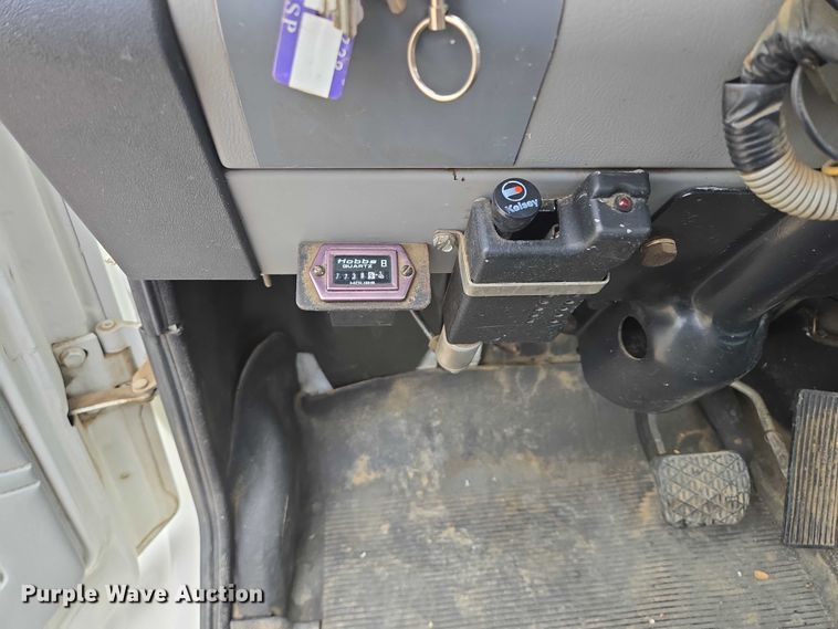 image for item DT7215 1995 Freightliner FL70 bucket truck