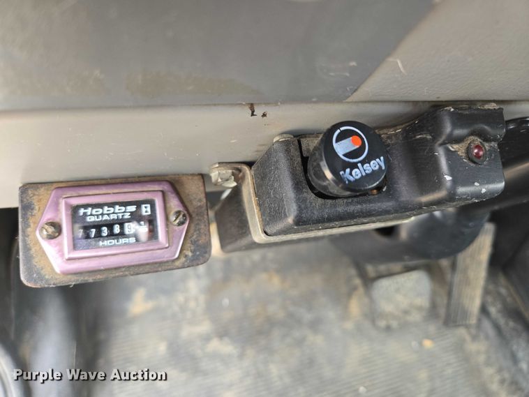 image for item DT7215 1995 Freightliner FL70 bucket truck