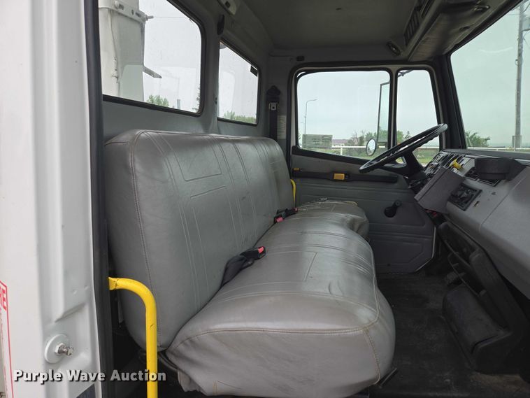 image for item DT7215 1995 Freightliner FL70 bucket truck