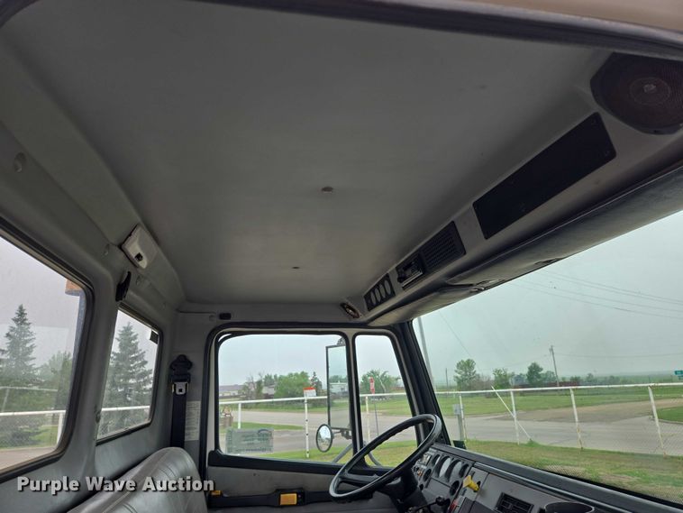 image for item DT7215 1995 Freightliner FL70 bucket truck