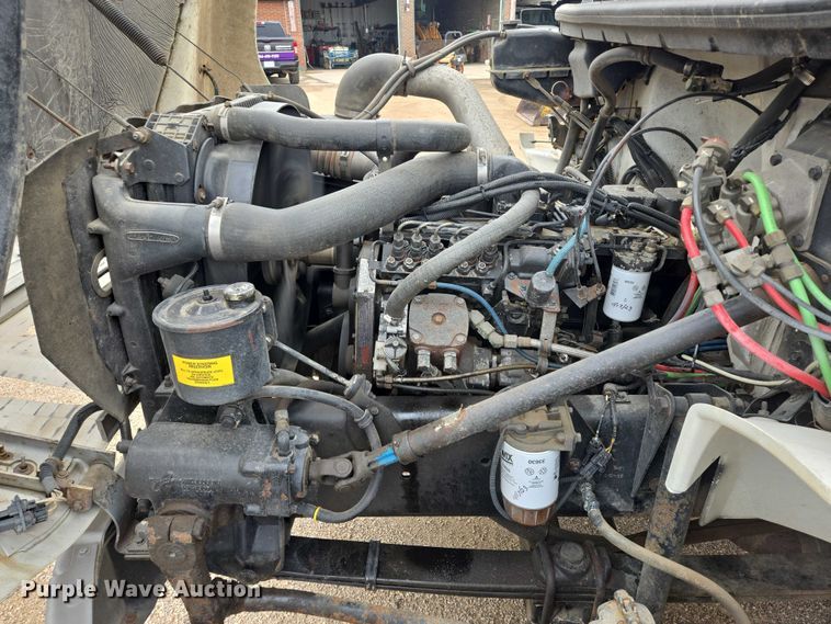 image for item DT7215 1995 Freightliner FL70 bucket truck