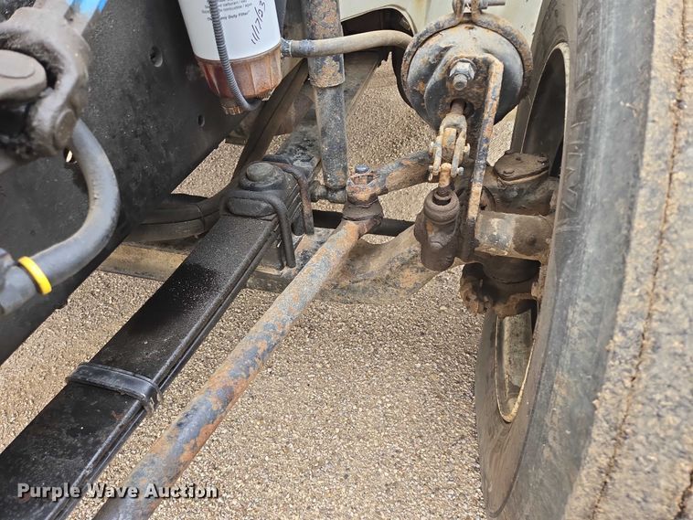 image for item DT7215 1995 Freightliner FL70 bucket truck