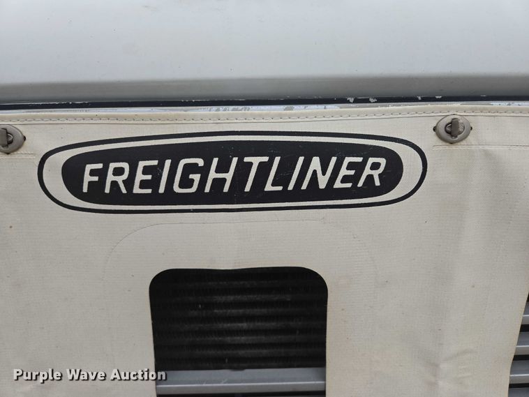 image for item DT7215 1995 Freightliner FL70 bucket truck