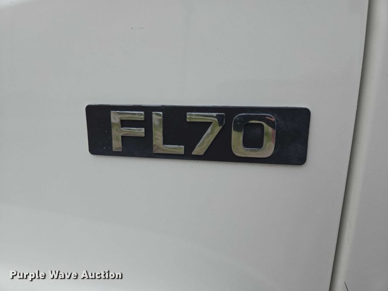 image for item DT7215 1995 Freightliner FL70 bucket truck