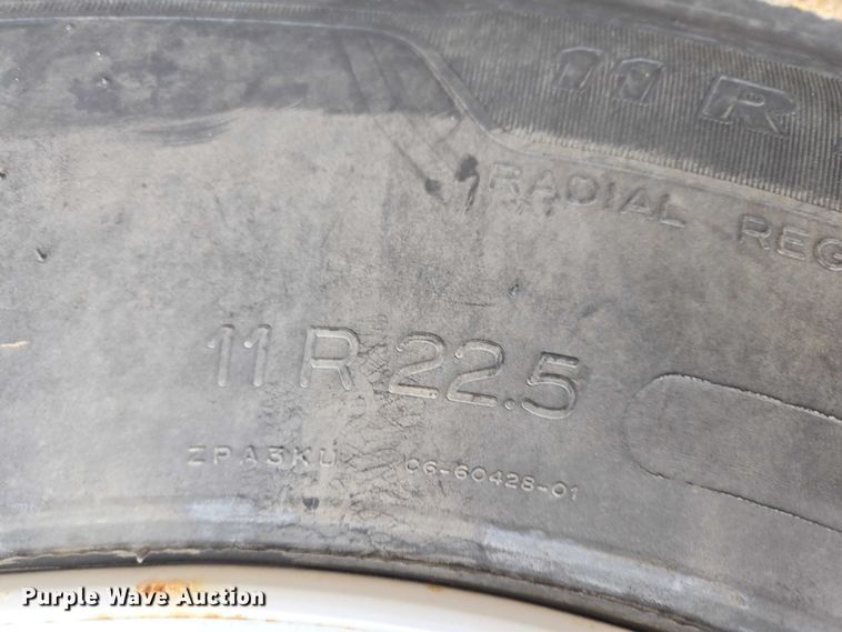 image for item DT7215 1995 Freightliner FL70 bucket truck