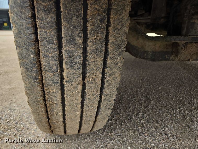 image for item DT7215 1995 Freightliner FL70 bucket truck