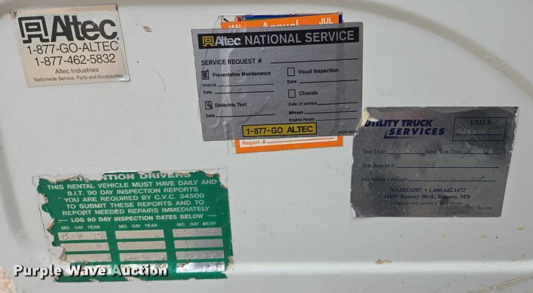 image for item DT7215 1995 Freightliner FL70 bucket truck