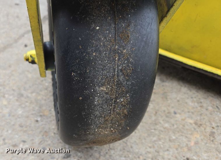 image for item DT7217 John Deere F935 lawn mower