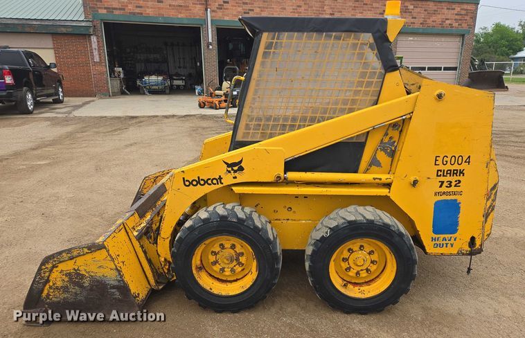 image for item DT7218 1980 Clark Bobcat 732 skid steer loader
