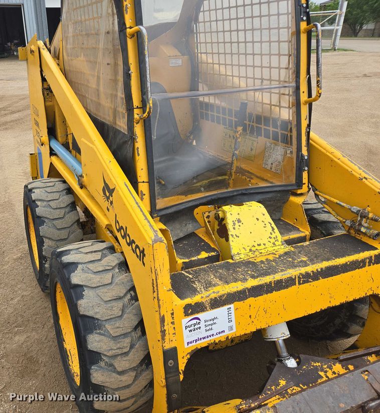 image for item DT7218 1980 Clark Bobcat 732 skid steer loader