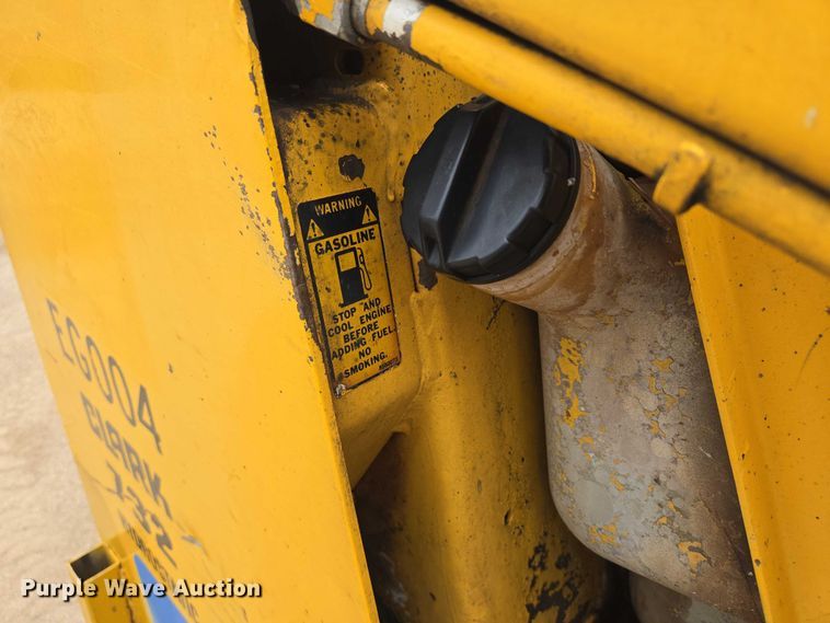 image for item DT7218 1980 Clark Bobcat 732 skid steer loader