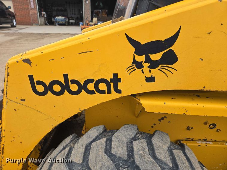 image for item DT7218 1980 Clark Bobcat 732 skid steer loader
