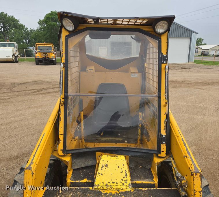 image for item DT7218 1980 Clark Bobcat 732 skid steer loader