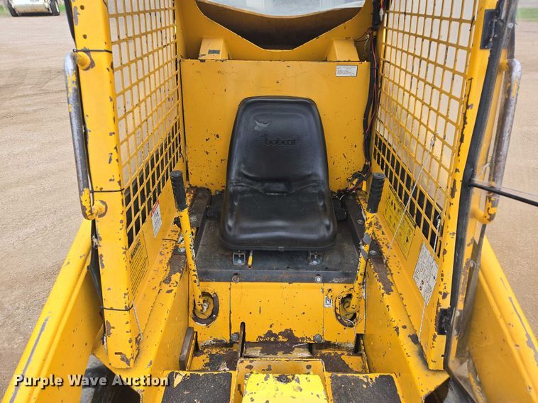 image for item DT7218 1980 Clark Bobcat 732 skid steer loader