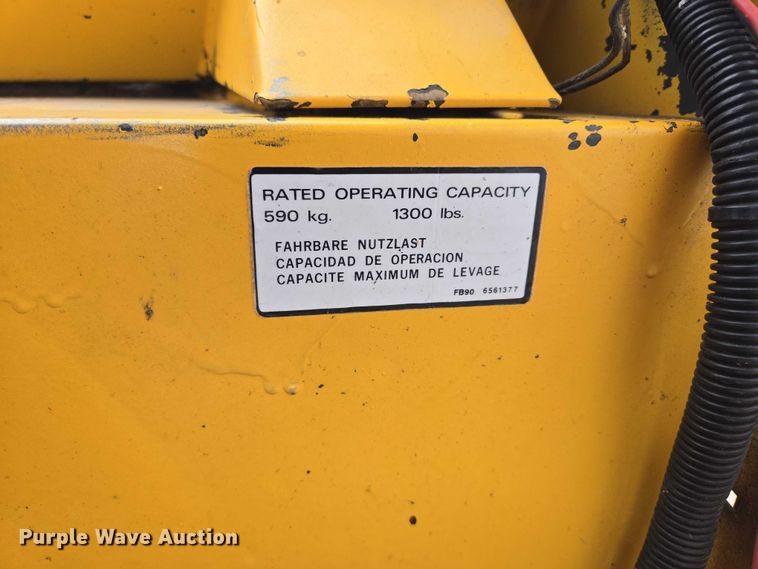 image for item DT7218 1980 Clark Bobcat 732 skid steer loader