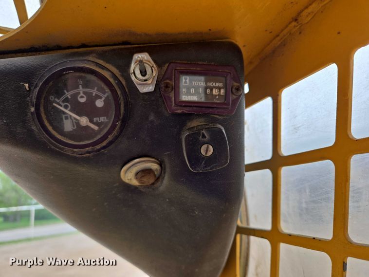 image for item DT7218 1980 Clark Bobcat 732 skid steer loader