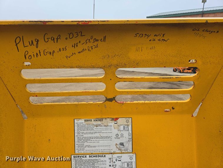 image for item DT7218 1980 Clark Bobcat 732 skid steer loader