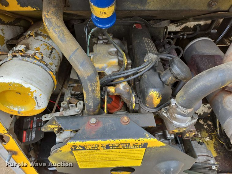 image for item DT7218 1980 Clark Bobcat 732 skid steer loader