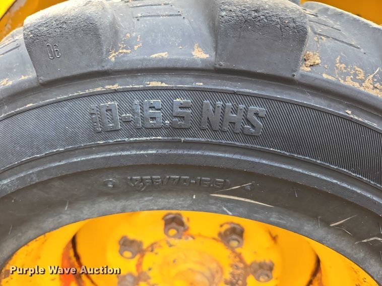 image for item DT7218 1980 Clark Bobcat 732 skid steer loader