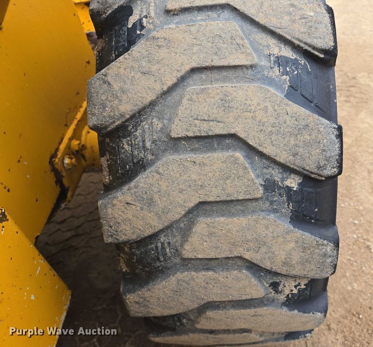 image for item DT7218 1980 Clark Bobcat 732 skid steer loader