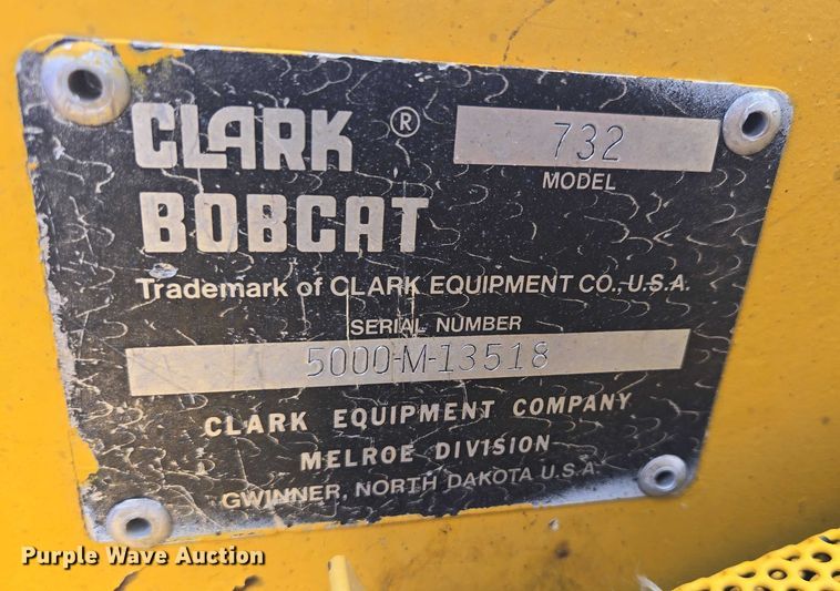 image for item DT7218 1980 Clark Bobcat 732 skid steer loader
