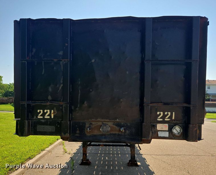 image for item DU7774 1979 Fontaine flatbed trailer