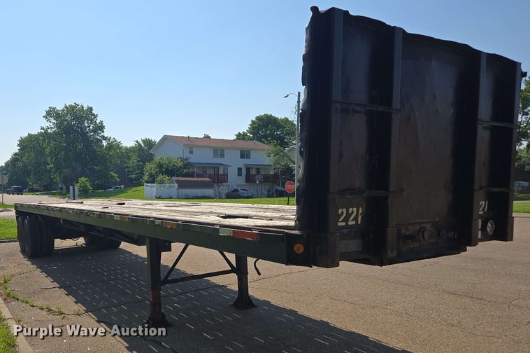image for item DU7774 1979 Fontaine flatbed trailer