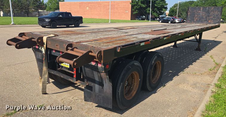 image for item DU7774 1979 Fontaine flatbed trailer