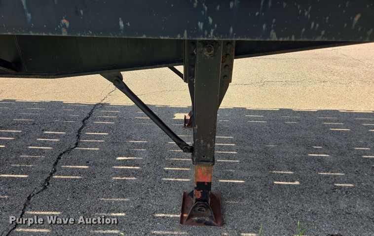 image for item DU7774 1979 Fontaine flatbed trailer